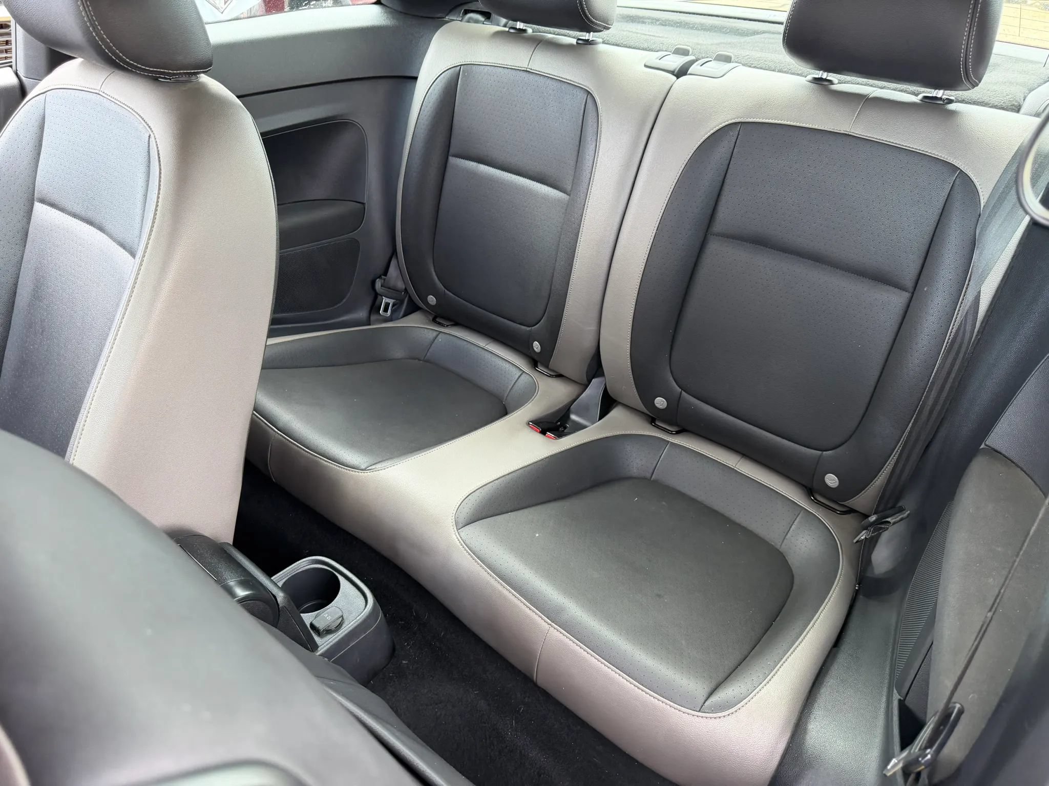Used 2015 Volkswagen Beetle 1.8T FWD image 31