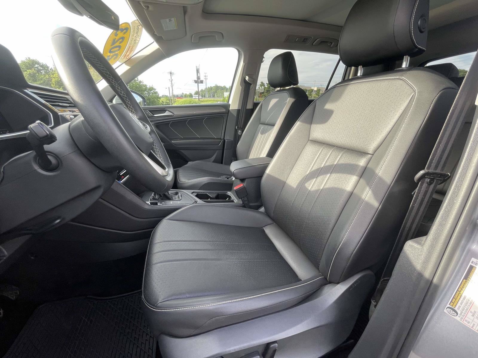 Certified 2023 Volkswagen Tiguan SE w/ Panoramic Sunroof Package FWD image 18