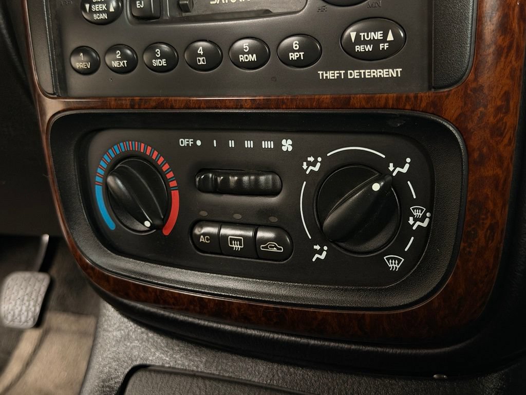 Used 2001 Saturn L-Series L200 FWD image 47