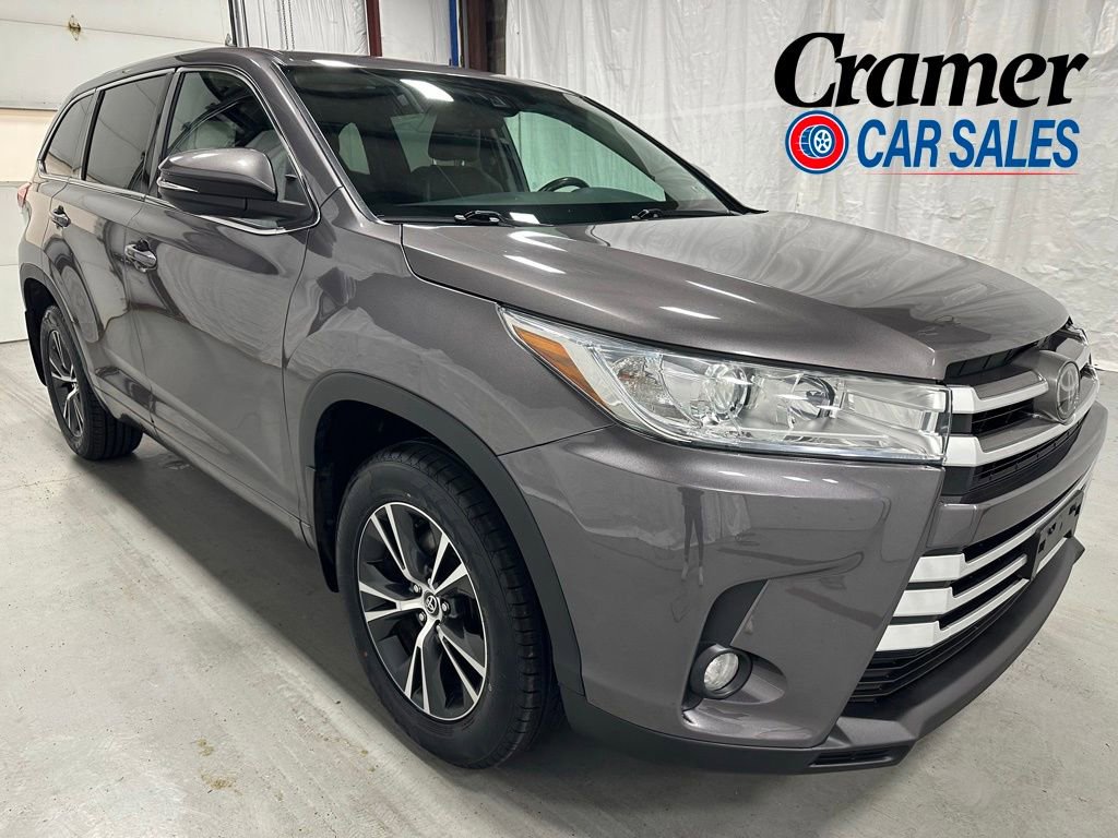 Used 2018 Toyota Highlander Plus w/ Carpet Mat Package (TMS) AWD/4WD video 1