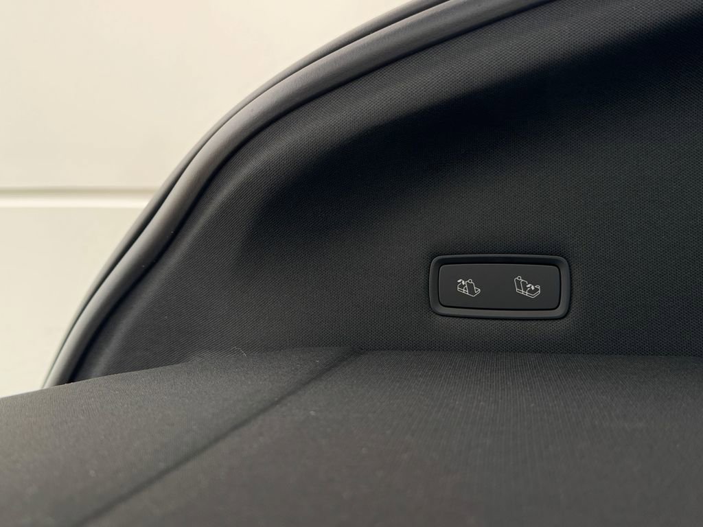 Used 2026 Tesla Model Y Long Range image 28