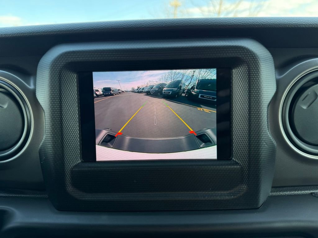 Used 2022 Jeep Gladiator Willys image 23