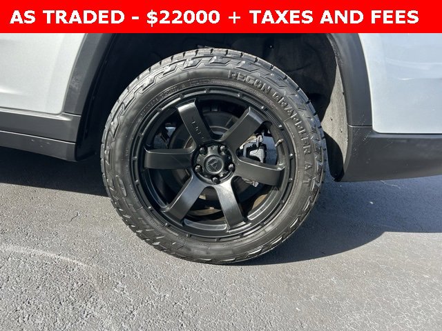 Used 2023 Jeep Grand Cherokee L Laredo image 10