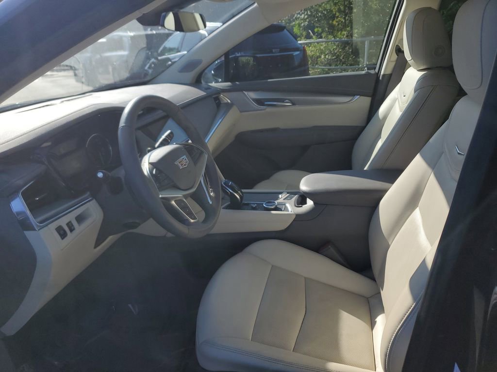 Used 2021 Cadillac XT5 Premium Luxury w/ LPO, Premium Carpet Package FWD image 22