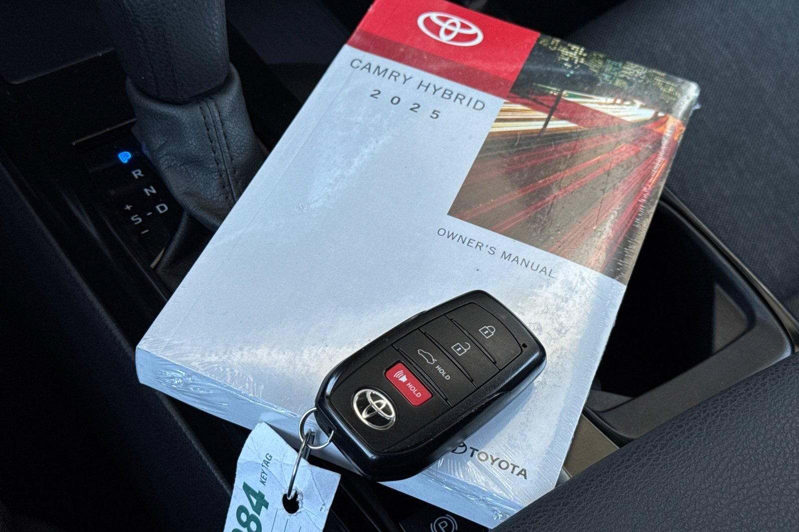 Used 2025 Toyota Camry LE FWD image 4