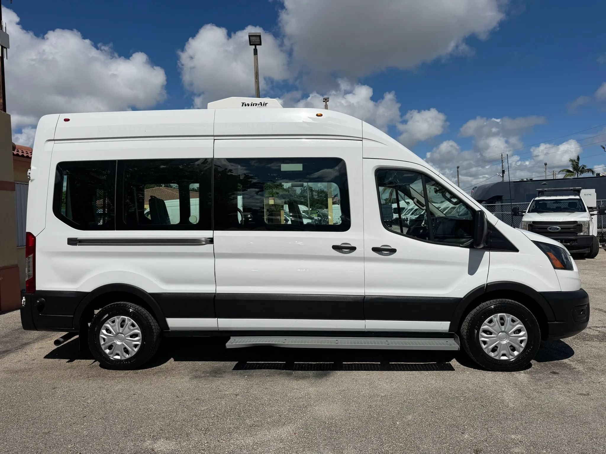 Used 2020 Ford Transit 350 148 High Roof RWD image 8