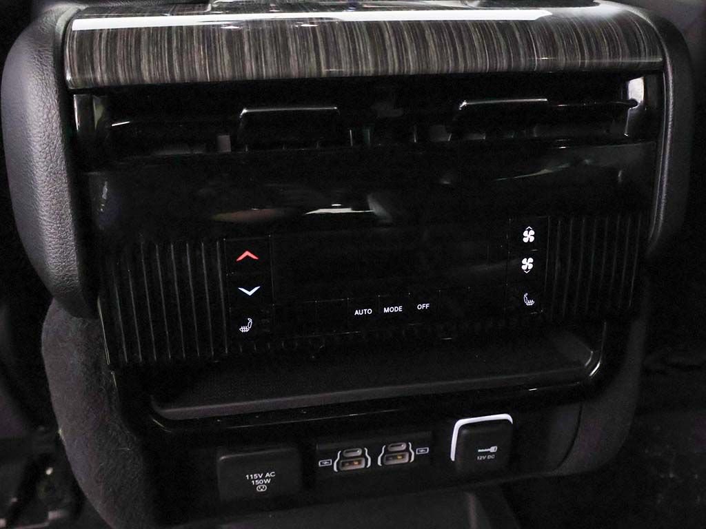 Used 2022 Jeep Wagoneer Series III w/ Flexible Seating Group AWD/4WD image 55