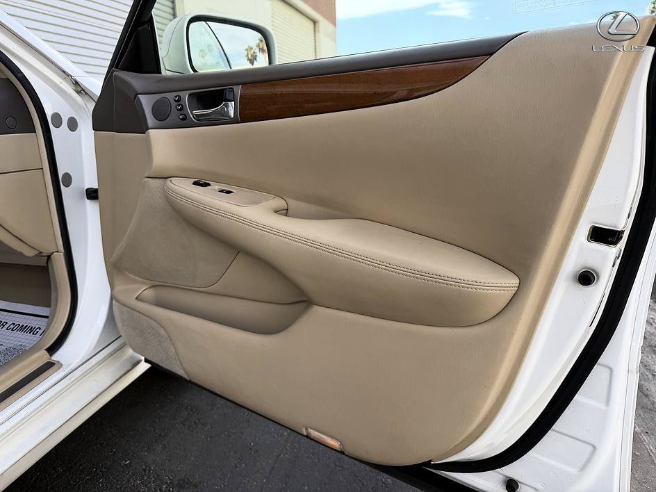 Used 2005 Lexus ES 330 FWD image 23
