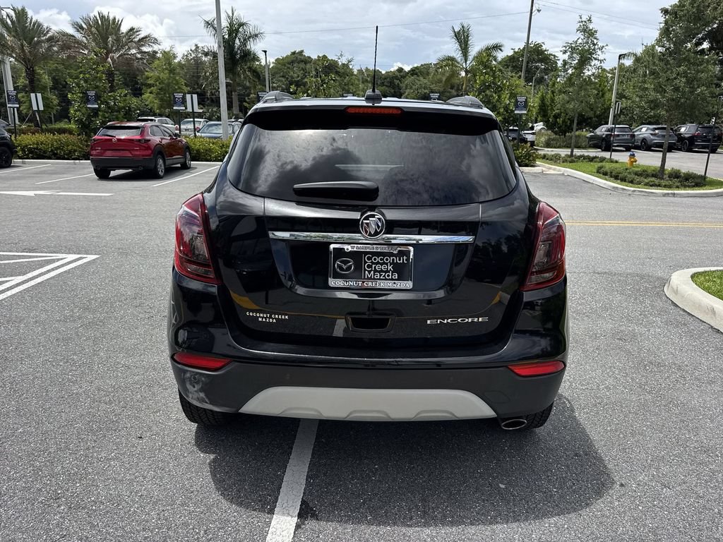 Used 2021 Buick Encore Preferred w/ Safety Package II FWD video 2