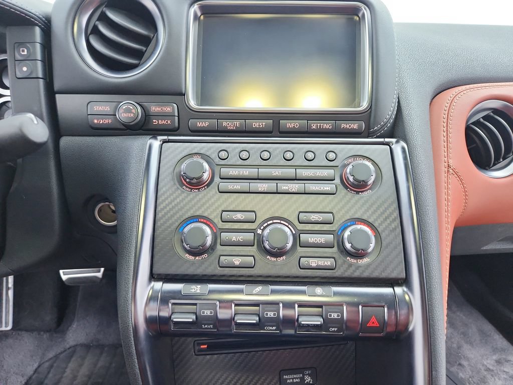 Used 2015 Nissan GT-R Premium AWD/4WD image 31
