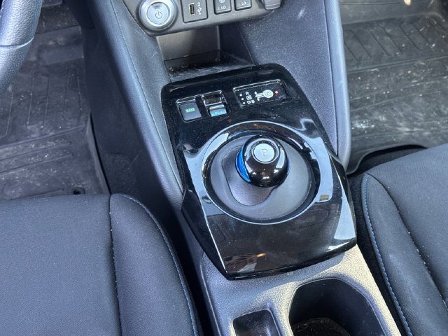 Certified 2025 Nissan Leaf SV Plus FWD image 19