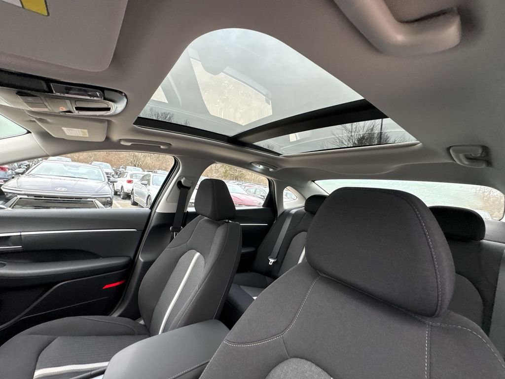 New 2026 Hyundai Sonata SEL FWD image 16