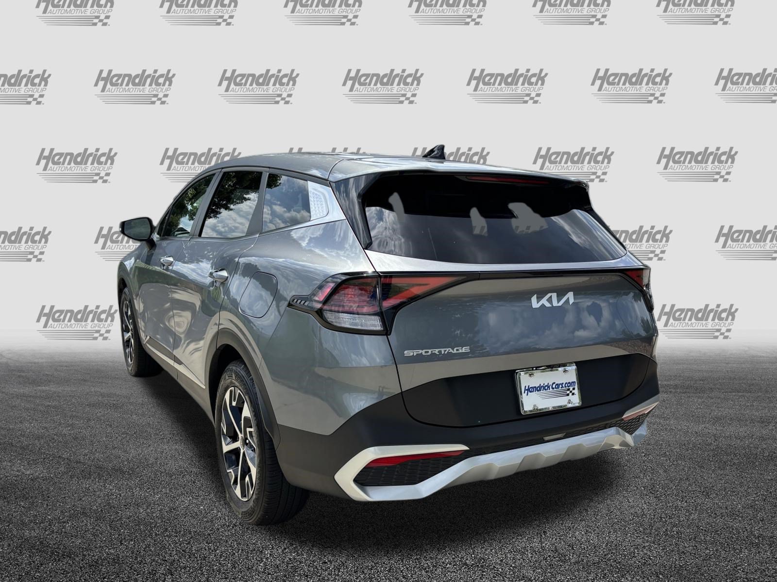 Used 2025 Kia Sportage EX FWD image 8
