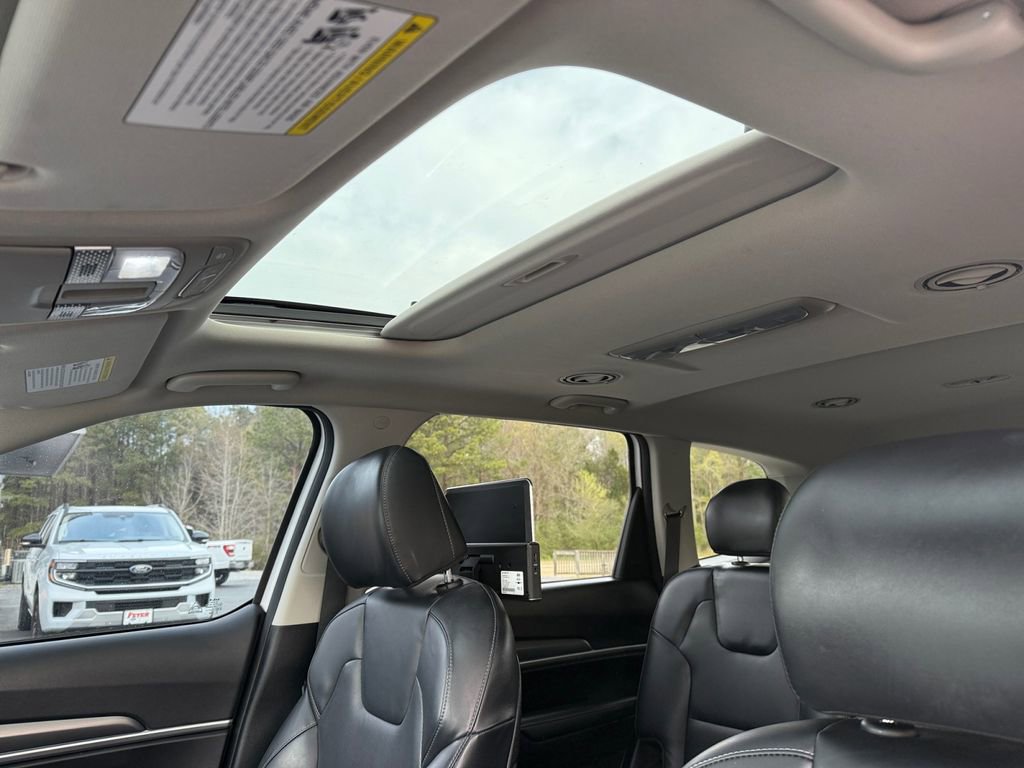Used 2022 Kia Telluride S image 16