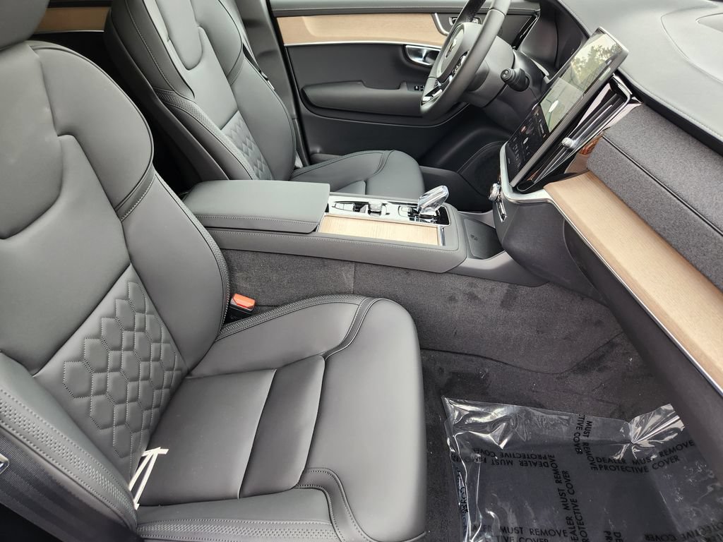 New 2026 Volvo XC90 T8 Plus w/ Protection Package AWD/4WD image 5