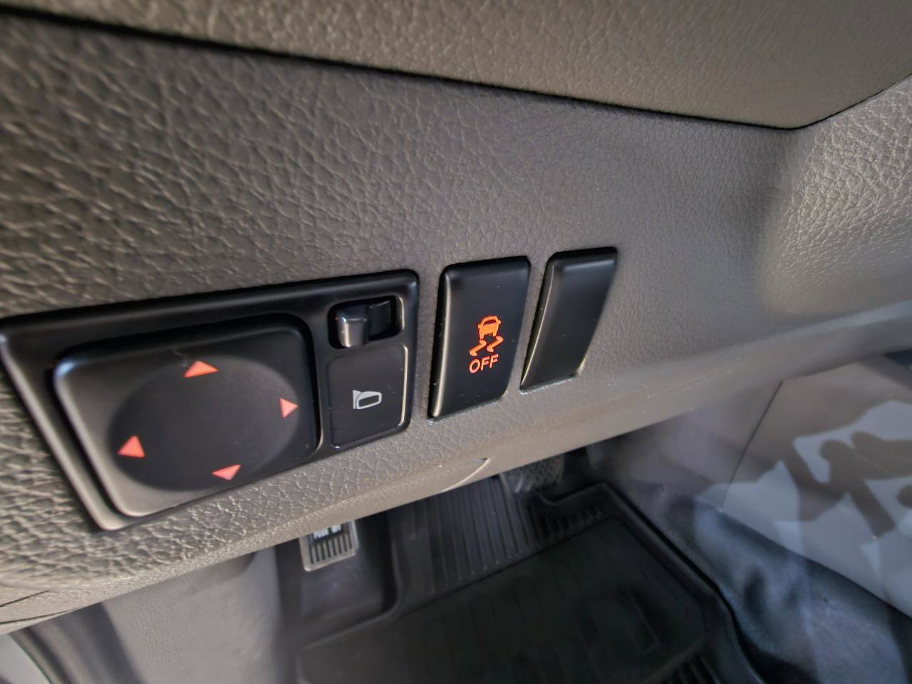 Used 2017 Nissan NV 1500 SV image 21