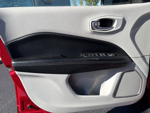 Used 2018 Jeep Compass Latitude w/ Popular Equipment Group image 19