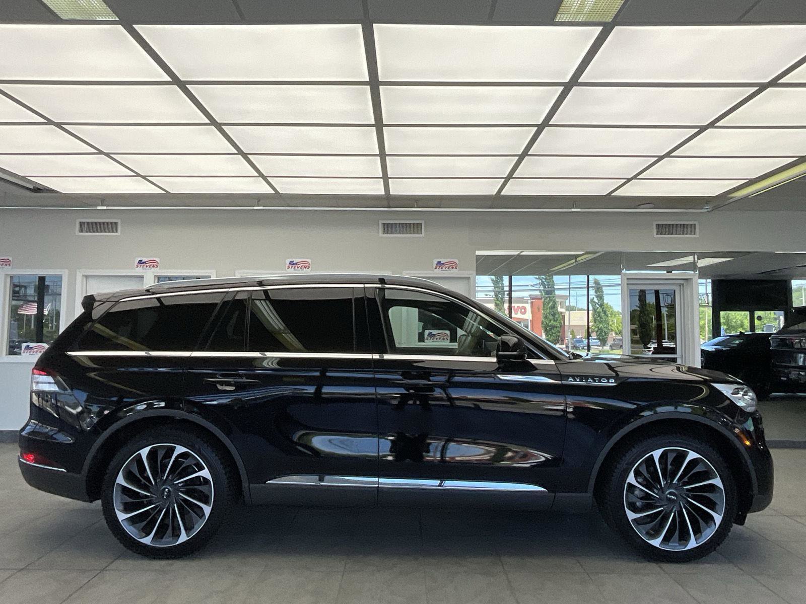 Used 2021 Lincoln Aviator Reserve w/ Equipment Group 202A AWD/4WD image 4