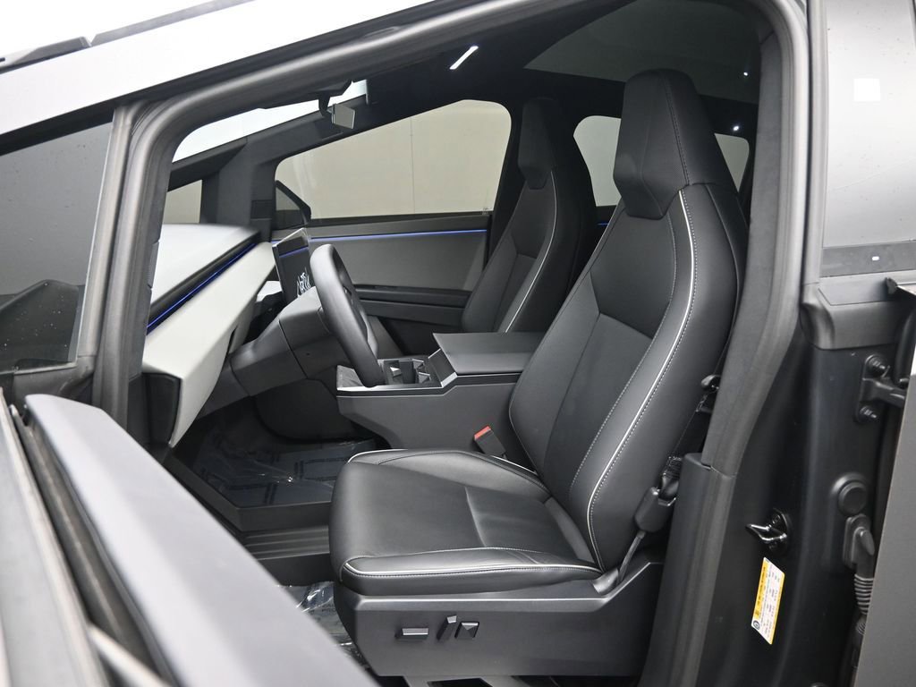 Used 2025 Tesla Cybertruck AWD Crew Cab image 21