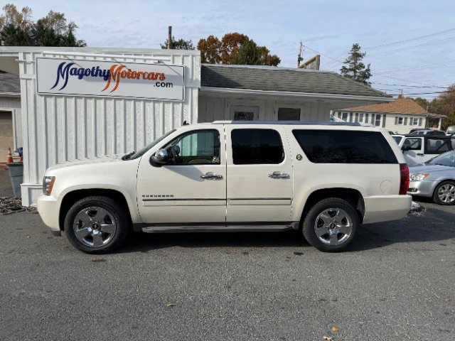 Used 2010 Chevrolet Suburban LTZ image 15