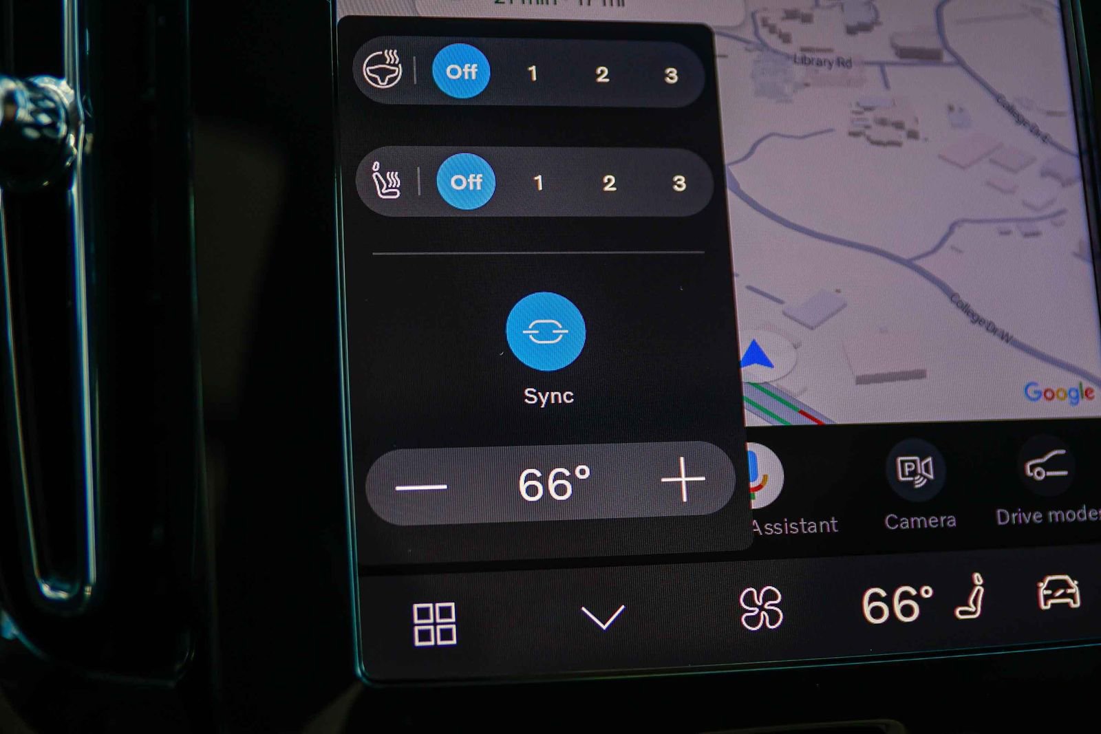 Used 2026 Volvo XC40 B5 Ultra w/ Climate Package image 29