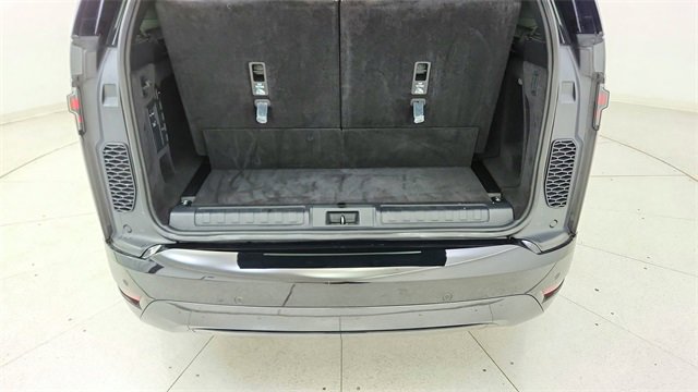 Used 2024 Land Rover Discovery Dynamic SE image 14