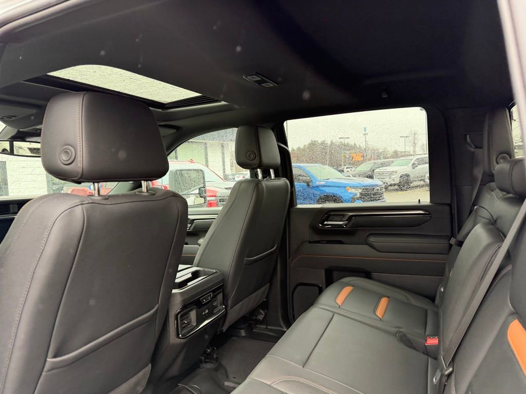 Used 2025 GMC Sierra 3500 AT4 AWD/4WD image 10