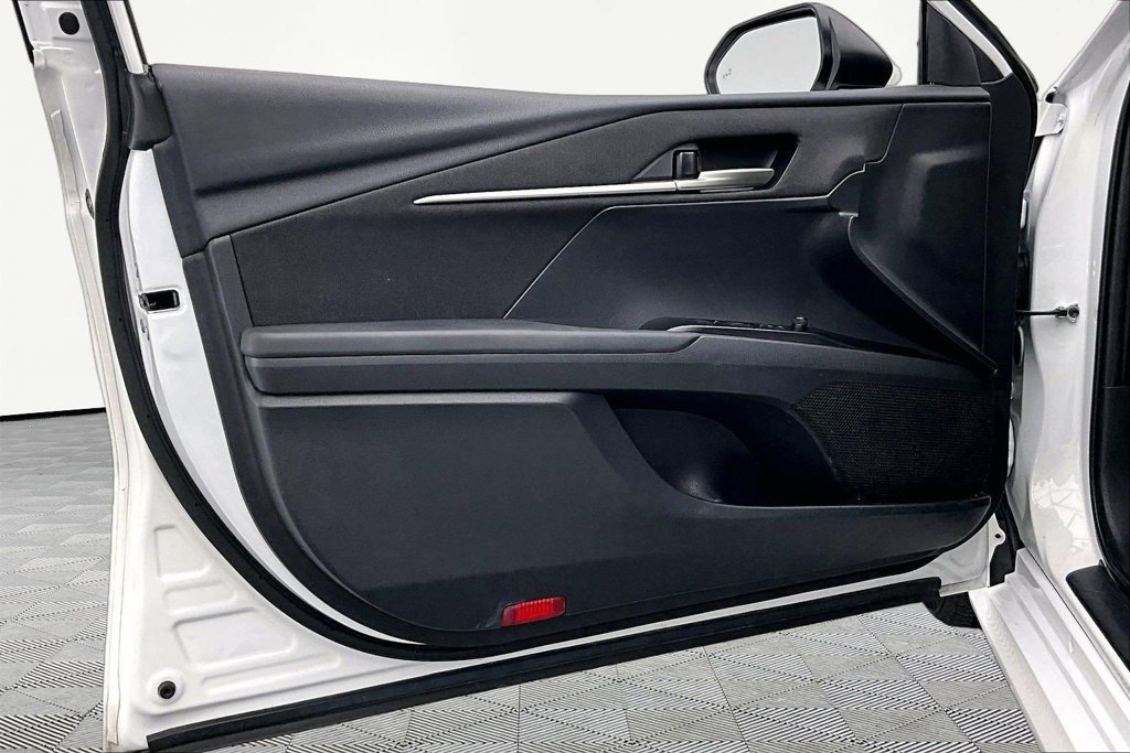 Used 2025 Toyota Camry LE FWD image 23