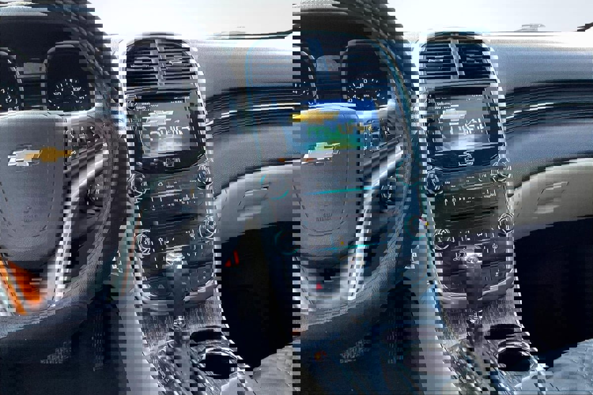 Used 2015 Chevrolet Malibu LT w/ Power Convenience Package image 6