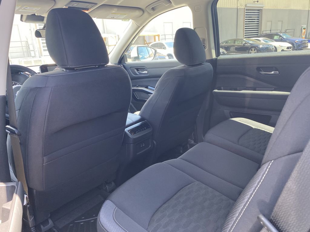 Used 2022 Nissan Pathfinder SV FWD image 5