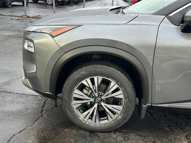 Certified 2022 Nissan Rogue SV w/ SV Premium Package image 7