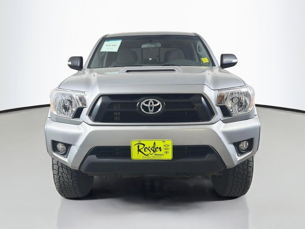 Used 2015 Toyota Tacoma 4x4 Double Cab w/ TRD Sport Package image 2