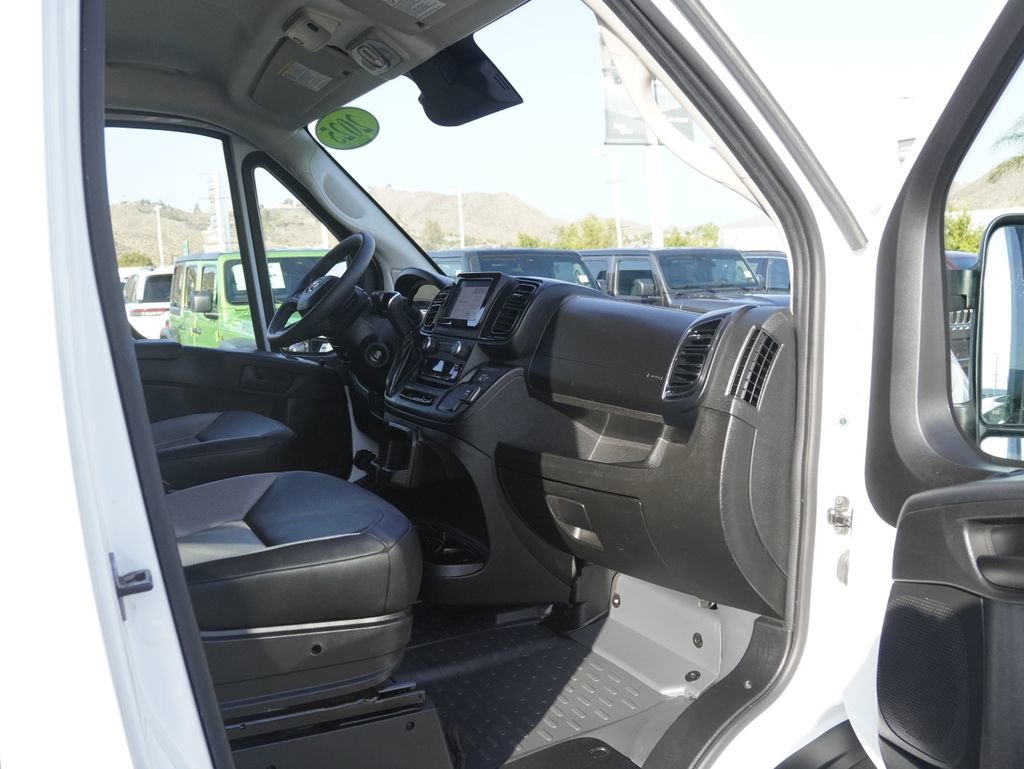 Used 2025 RAM ProMaster 2500 w/ Convenience Group FWD image 21