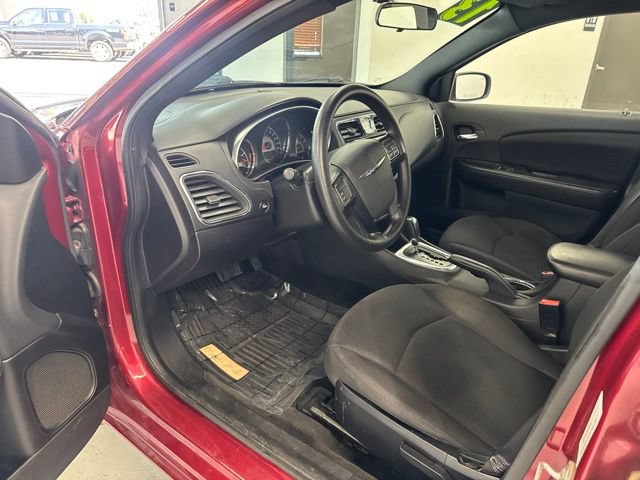 Used 2013 Chrysler 200 LX FWD image 14