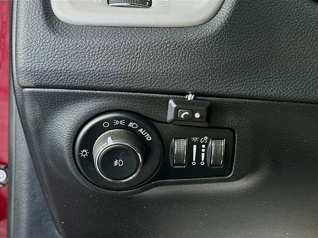 Used 2021 Jeep Compass 80th Special Edition w/ Sun and Sound Group image 10