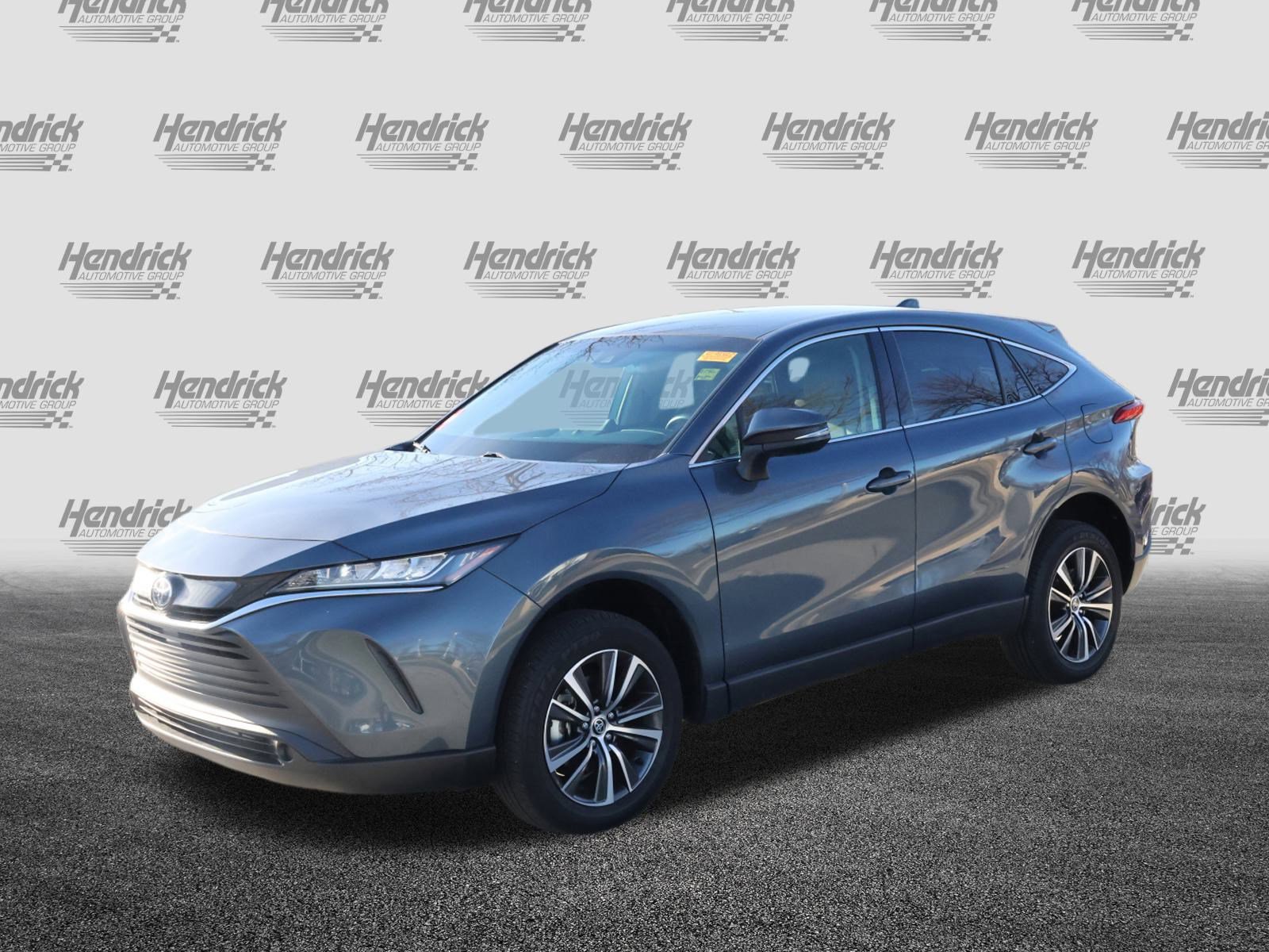 Used 2022 Toyota Venza LE image 5