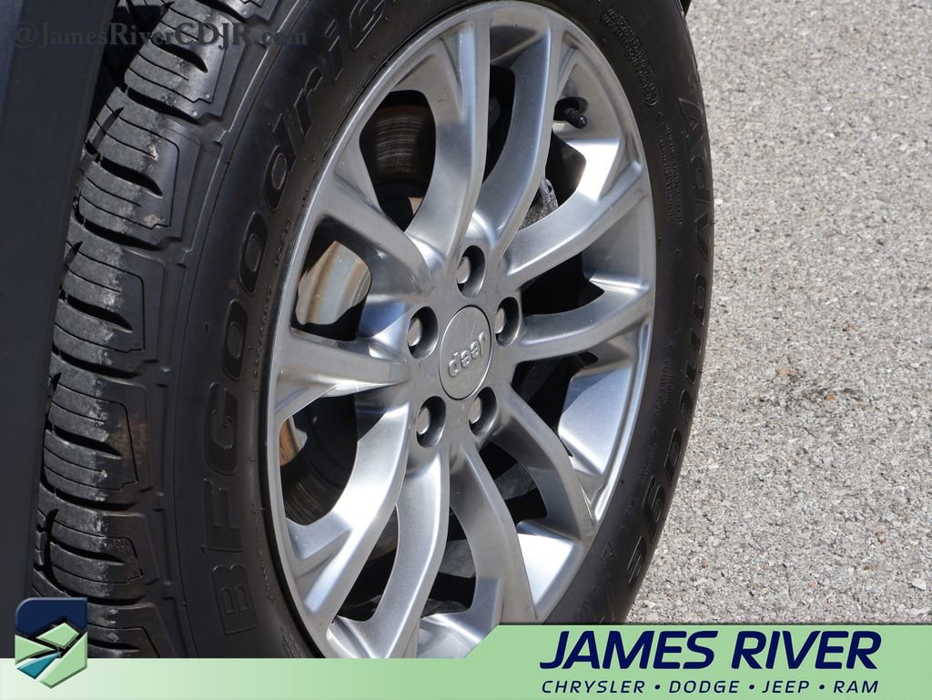 Used 2021 Jeep Cherokee Latitude Lux w/ Mopar Interior Package AWD/4WD image 37