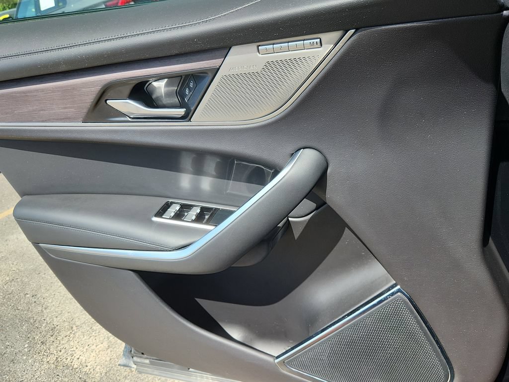 Used 2022 Jaguar F-PACE S AWD/4WD image 9