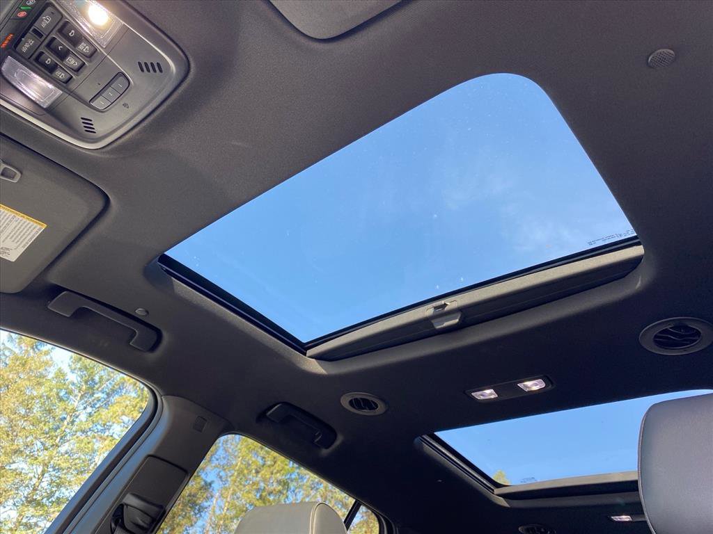 Used 2022 Chevrolet Traverse RS AWD/4WD image 24