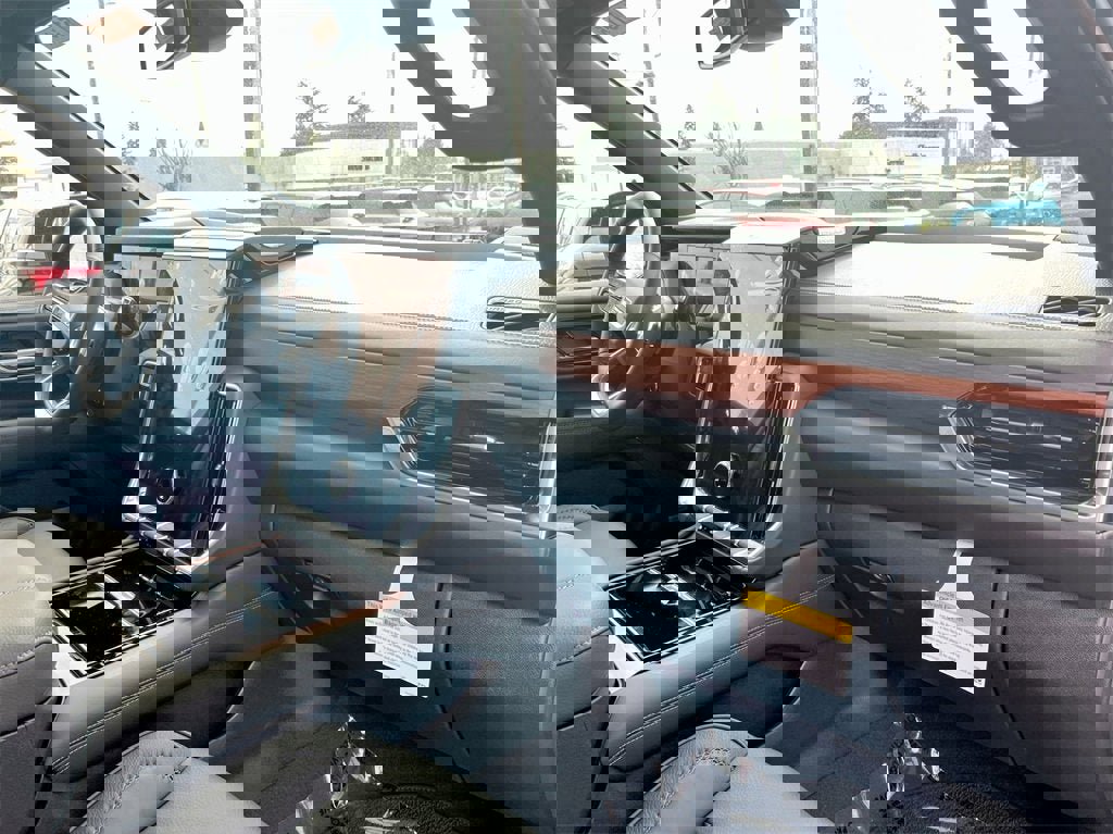 New 2025 GMC Yukon XL Denali w/ Sun & Power Step Package image 23