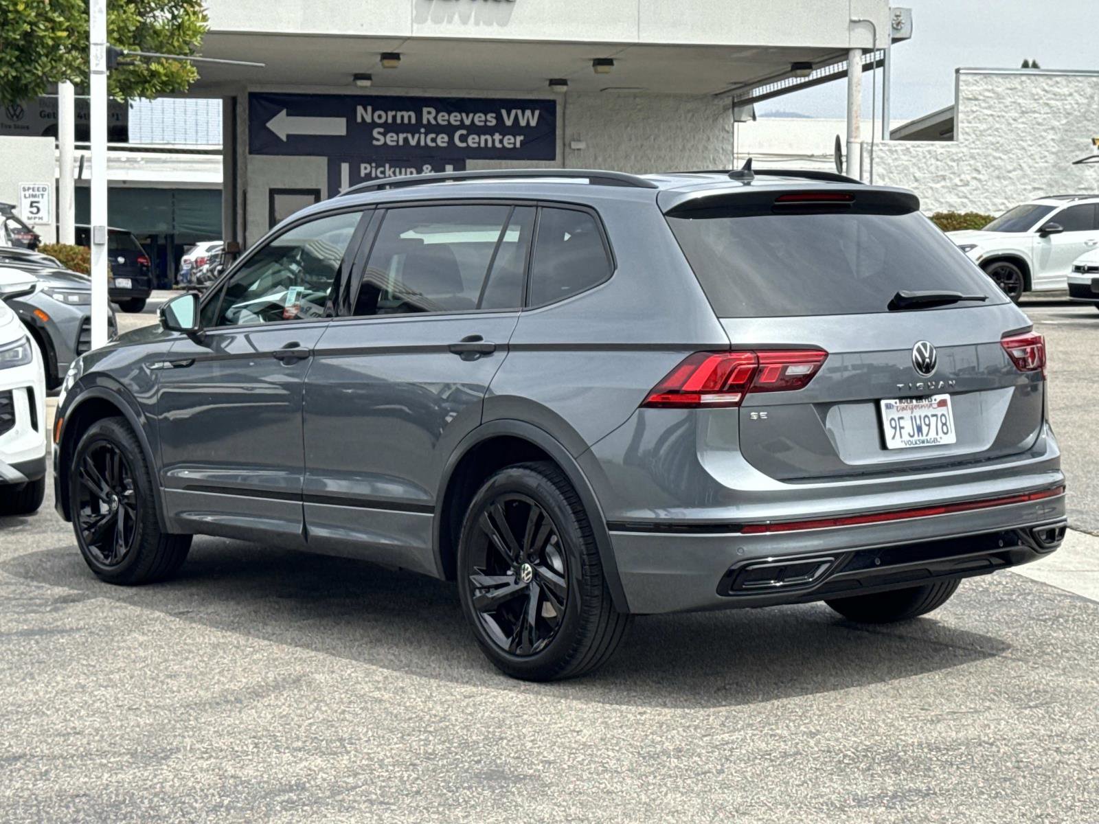 Certified 2023 Volkswagen Tiguan SE R-Line image 3