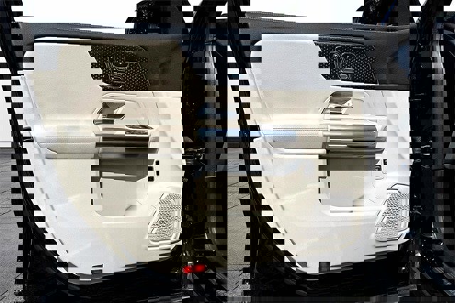 Certified 2025 Mercedes-Benz GLA 250 4MATIC image 24