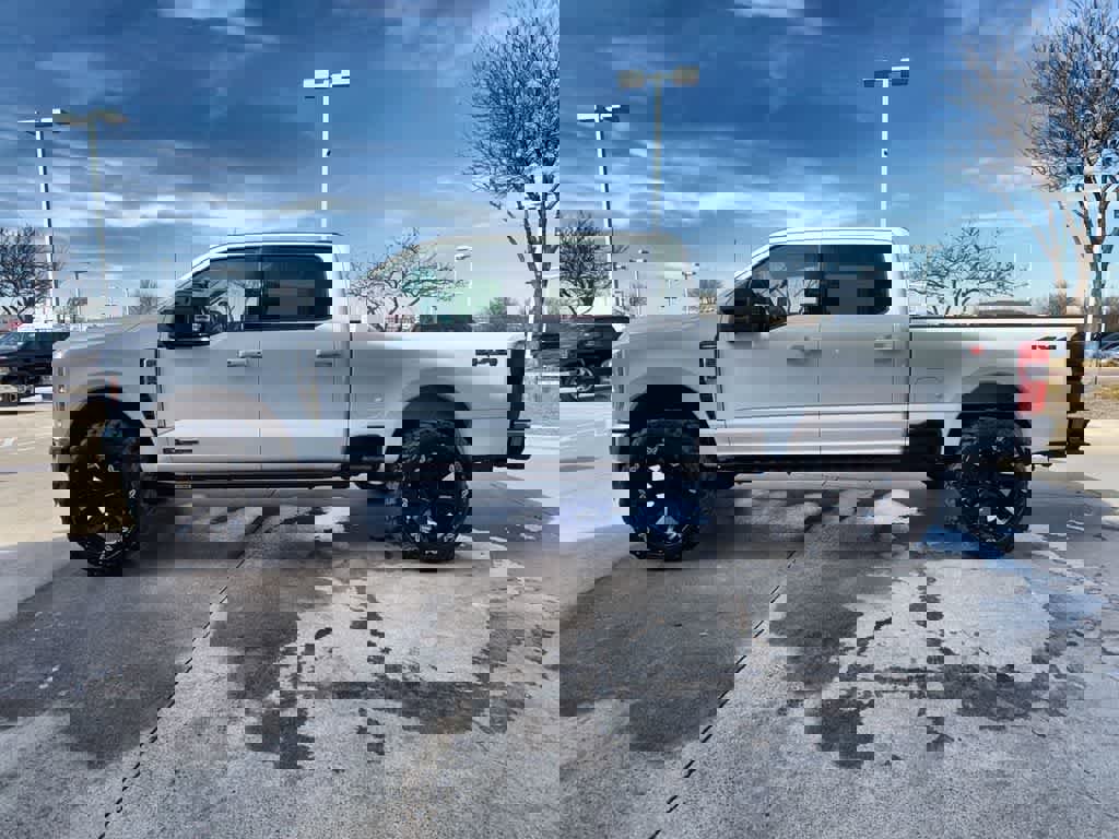 Used 2024 Ford F250 Lariat image 3