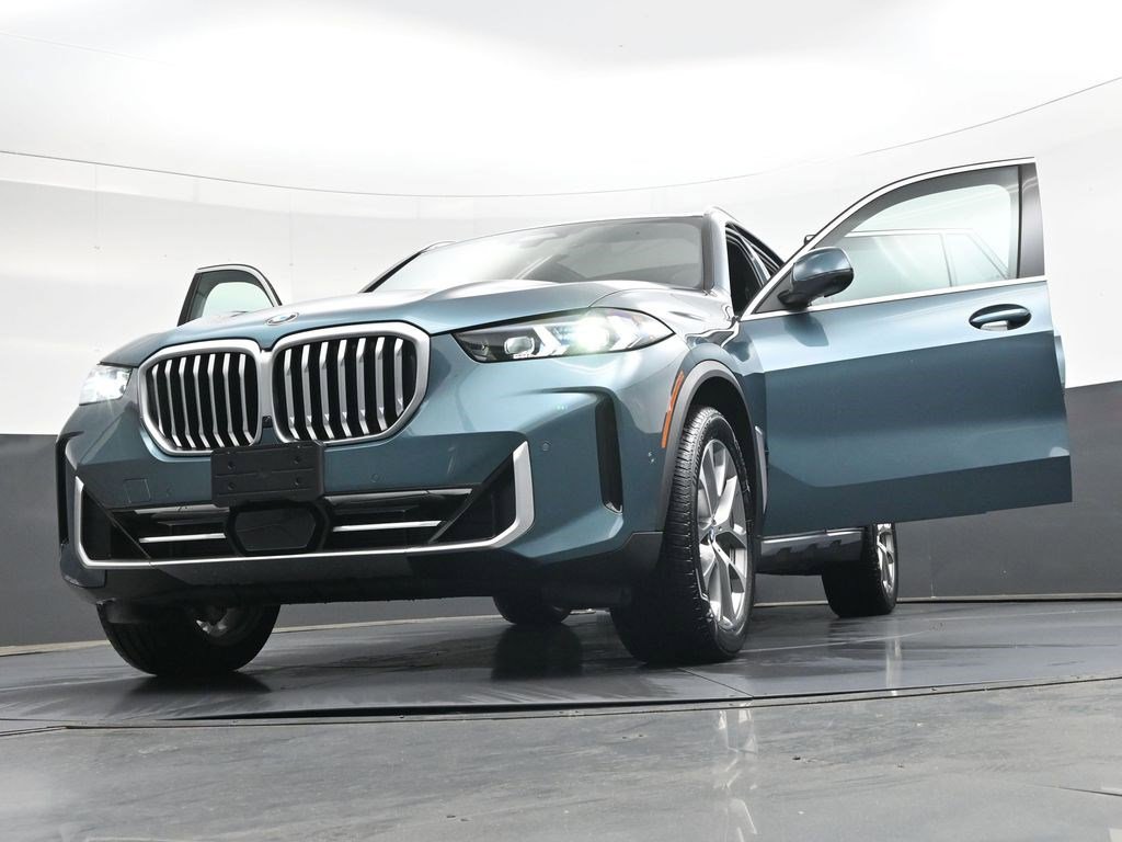 Used 2025 BMW X5 xDrive40i AWD/4WD image 44