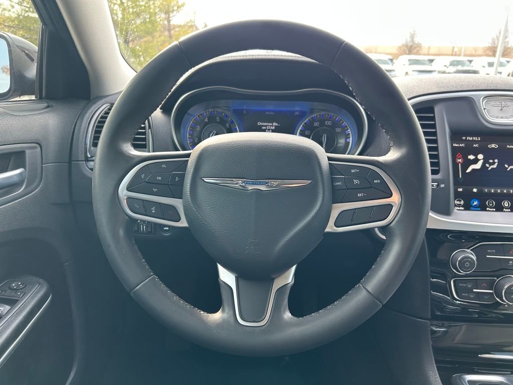 Certified 2023 Chrysler 300 Touring w/ Sport Appearance Package image 10