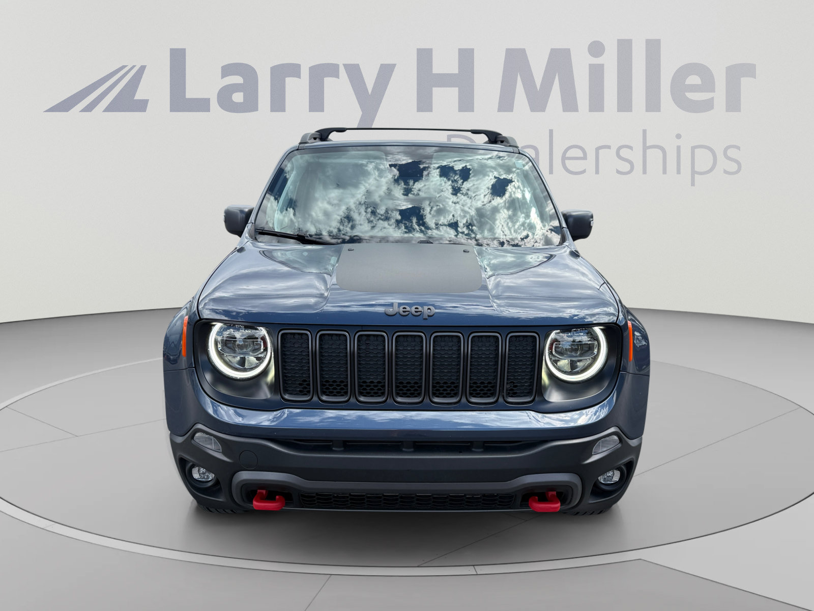 Used 2020 Jeep Renegade Trailhawk w/ UConnect 8.4 Nav Group AWD/4WD image 8