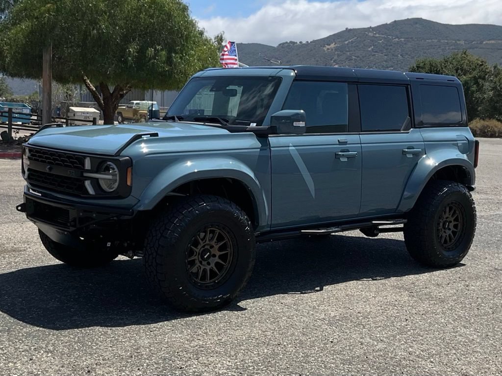 Used 2023 Ford Bronco Outer Banks AWD/4WD image 2