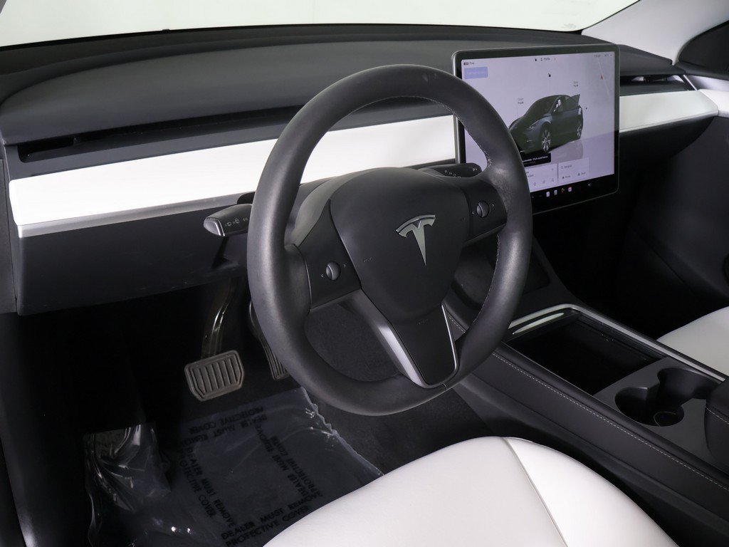 Used 2024 Tesla Model Y Long Range AWD/4WD image 31