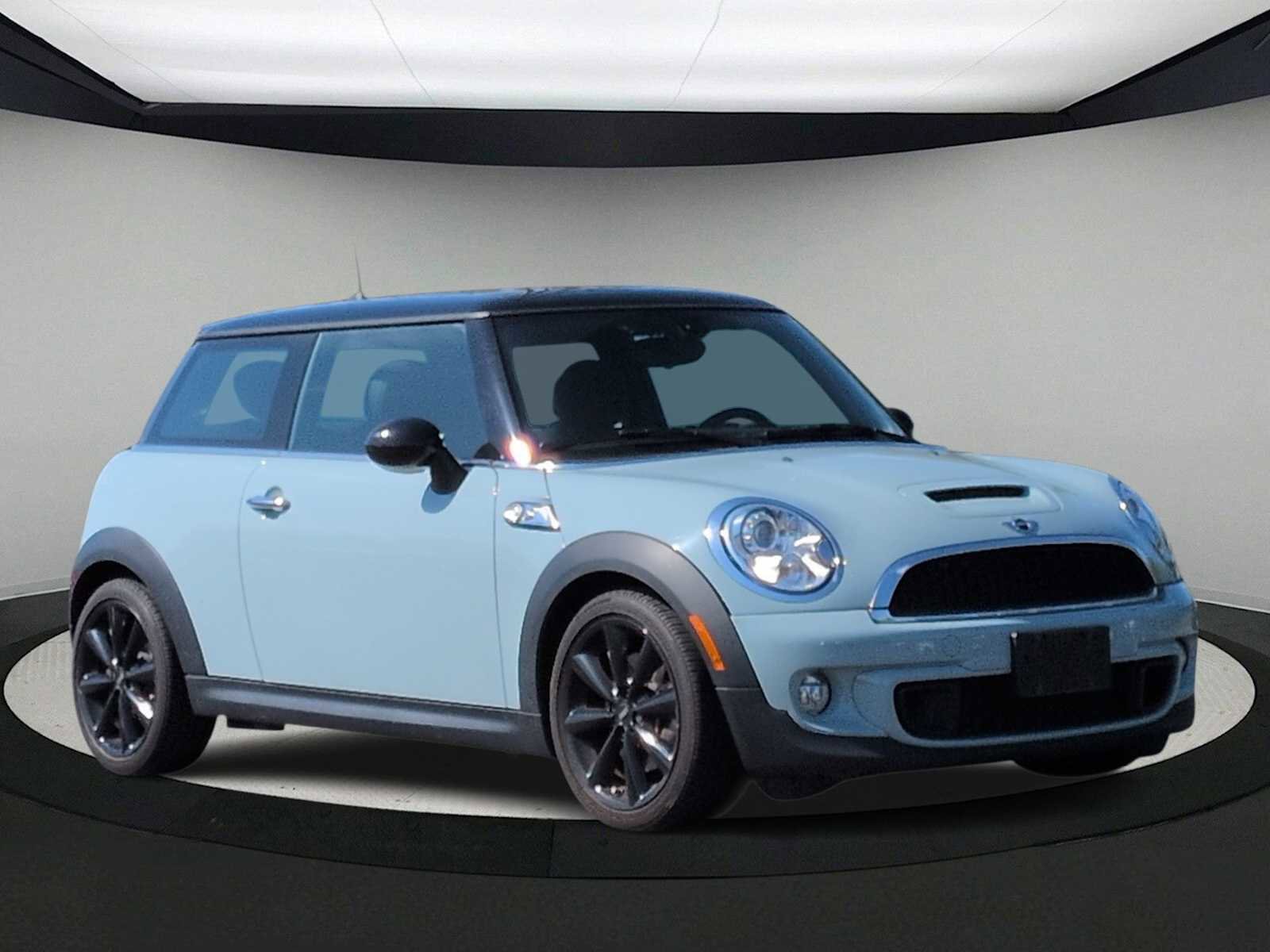 Used 2013 MINI Cooper S FWD image 2