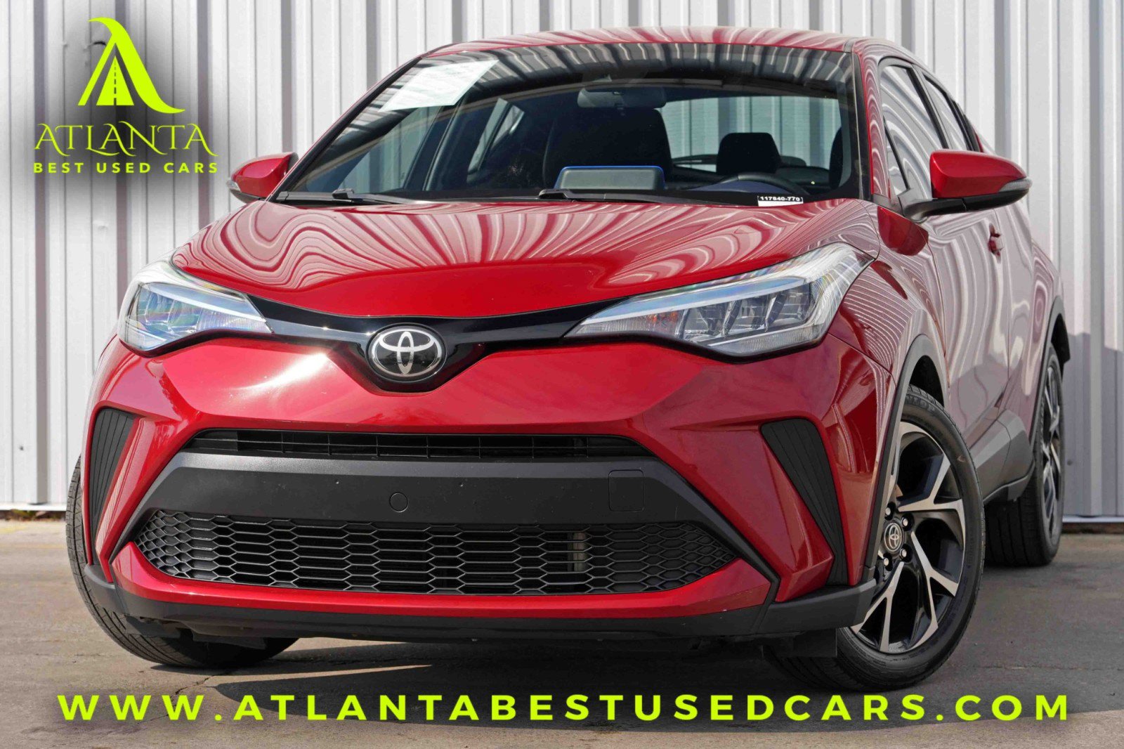 Used 2020 Toyota C-HR XLE image 1